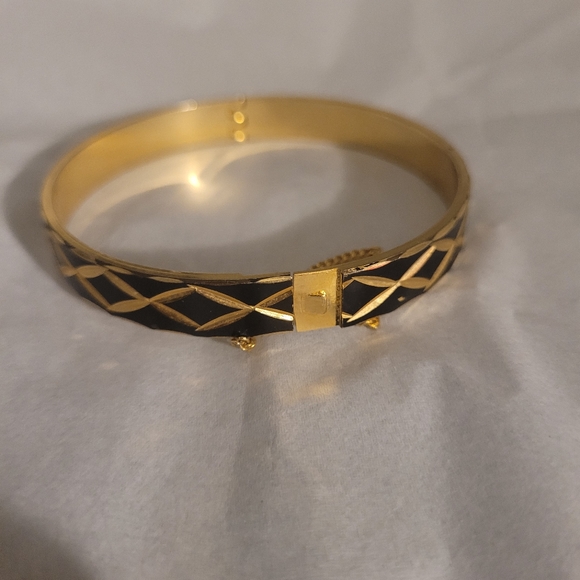 Source Unknown Jewelry - Gold Black Diamond Color Bracelet